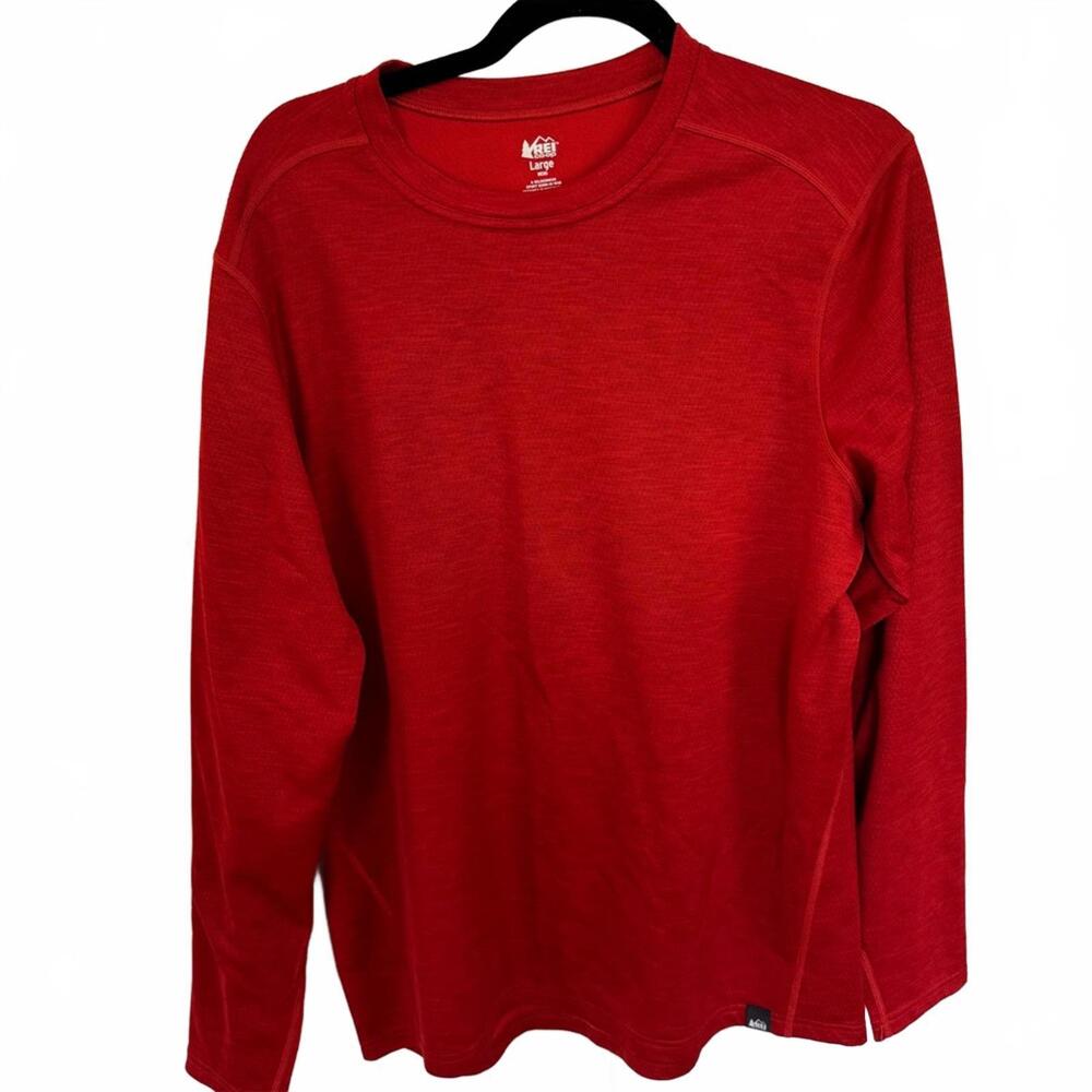REI men’s red long sleeve thermal shirt